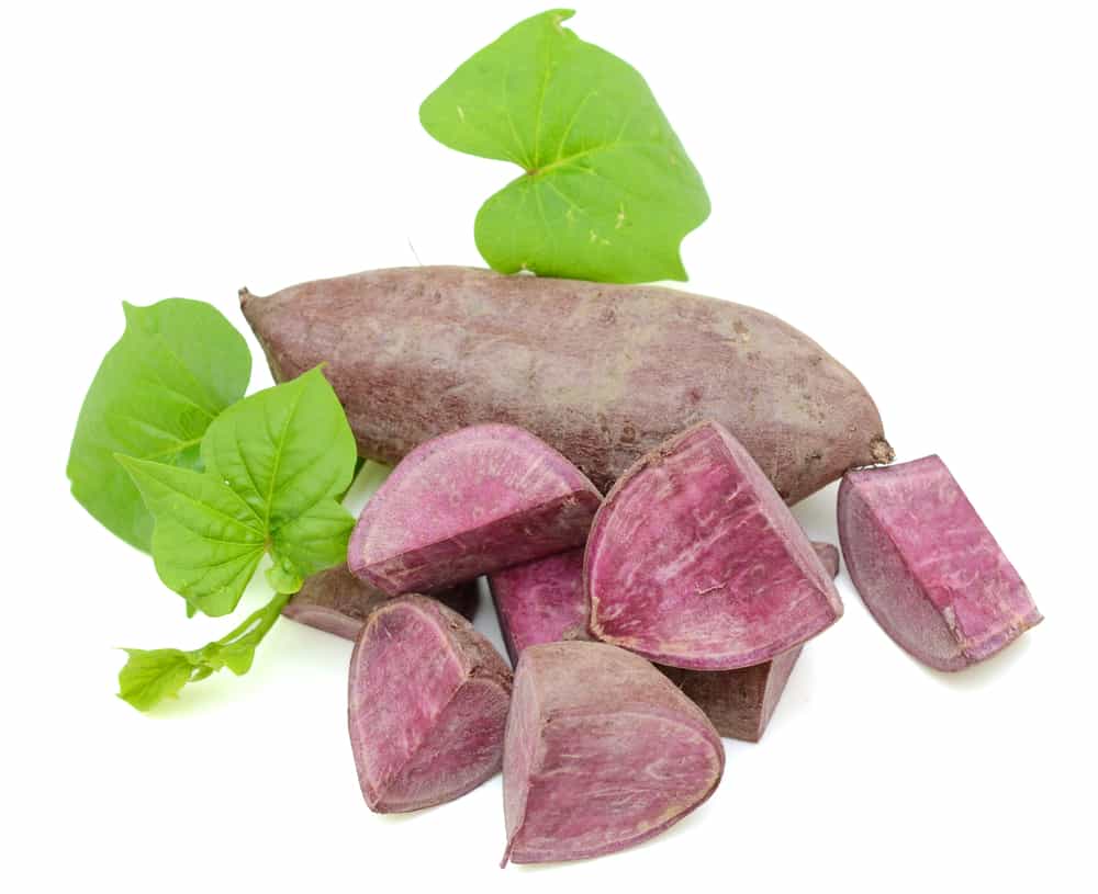 Daun ubi jalar. Foto: Shutterstock Daun ubi jalar. Foto: Shutterstock