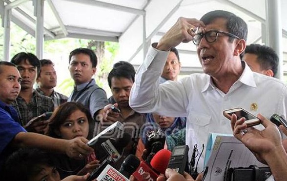 Mendadak Menteri Yasonna Laoly Singgung Ini: Presiden Tidak Happy (Foto: dok JPNN.com/GenPI.co) Mendadak Menteri Yasonna Laoly Singgung Ini: Presiden Tidak Happy (Foto: dok JPNN.com/GenPI.co)