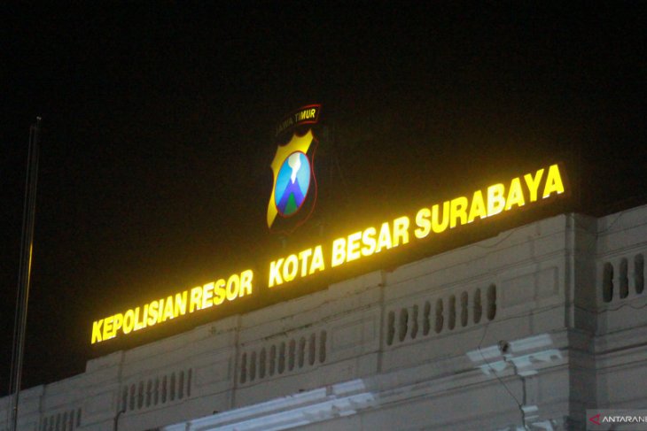 Markas Polrestabes Surabaya di Jalan Sikatan 1 Surabaya. (ANTARA Jatim/Hanif Nashrullah) Markas Polrestabes Surabaya di Jalan Sikatan 1 Surabaya. (ANTARA Jatim/Hanif Nashrullah)