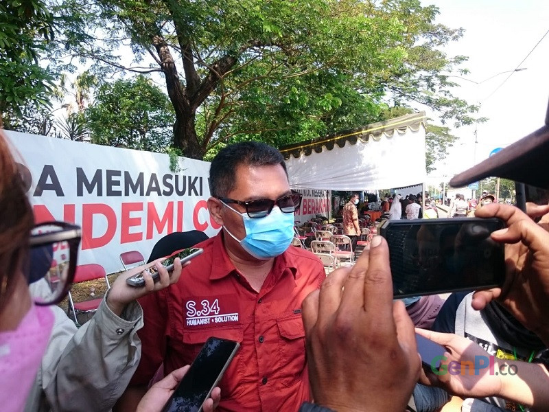 Kepala Satpol PP Kota Surabaya, Eddy Christijanto. Foto : GenPI/Ananto Pradana. Kepala Satpol PP Kota Surabaya, Eddy Christijanto. Foto : GenPI/Ananto Pradana.