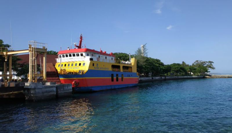 Kapal ferry ini melayani penyeberangan ke Nusa penida hanya 1x pulang pergi dalam sehari Kapal ferry ini melayani penyeberangan ke Nusa penida hanya 1x pulang pergi dalam sehari