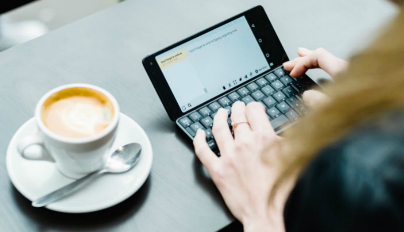 Ponsel Ini Bikin Pengen Ngebanting Smartphone Yang Kamu