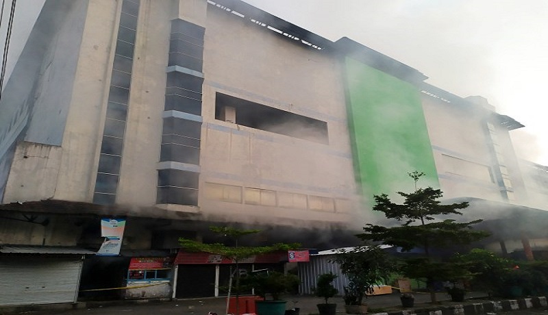 Pasar Kosambi, Bandung, Jawa Barat, terbakar. (Foto: Kumparan) Pasar Kosambi, Bandung, Jawa Barat, terbakar. (Foto: Kumparan)