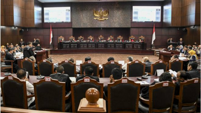 Sidang MK diedit jadi kocak oleh netizen Indonesia (Foto : Istimewa) Sidang MK diedit jadi kocak oleh netizen Indonesia (Foto : Istimewa)