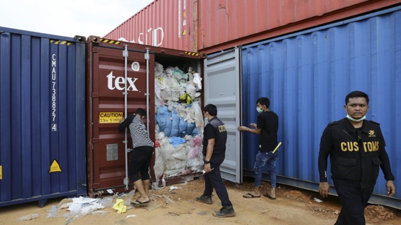 Kontainer berisi sampah (foto: Antara) Kontainer berisi sampah (foto: Antara)
