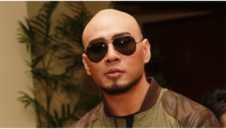 Magician Deddy Corbuzier jadi mualaf pada hari Jumat (21/6) dengan mengucap kalimat syahadat di Yogyakarta Magician Deddy Corbuzier jadi mualaf pada hari Jumat (21/6) dengan mengucap kalimat syahadat di Yogyakarta