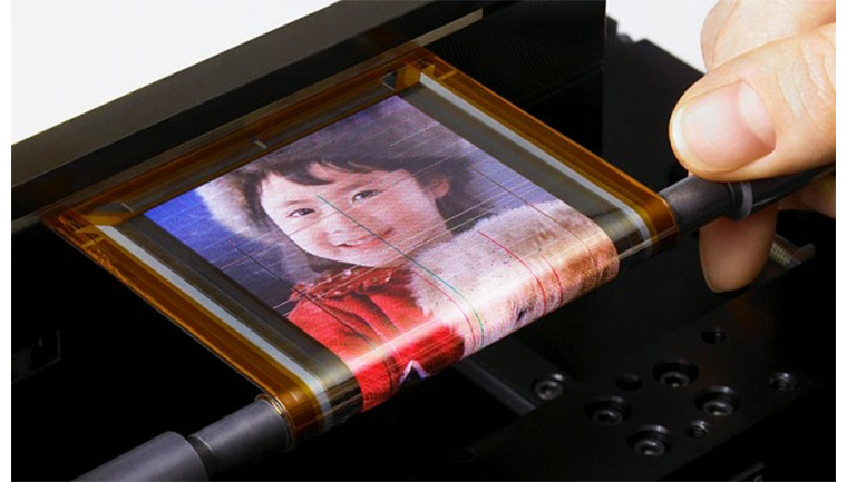 Sony siapkan smartphone yang bisa digulung. (Sumber foto: ZDNet.com) Sony siapkan smartphone yang bisa digulung. (Sumber foto: ZDNet.com)