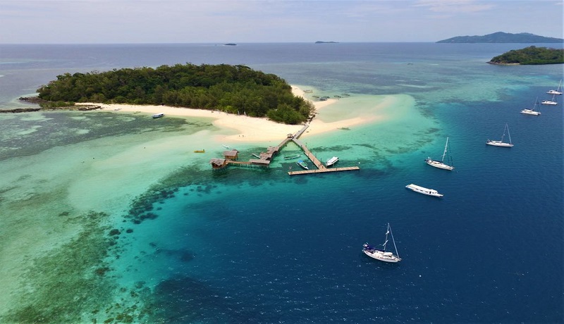 Pulau Saronde di perairan utara Gorontalo yang ramai dikunjungi wisatawan(Foto Mia Amalia) Pulau Saronde di perairan utara Gorontalo yang ramai dikunjungi wisatawan(Foto Mia Amalia)