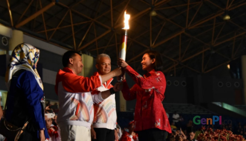 Gubernur Jateng Ganjar Pranowo pembukaan pidato bahasa Inggris di Asean Schools Games Gubernur Jateng Ganjar Pranowo pembukaan pidato bahasa Inggris di Asean Schools Games
